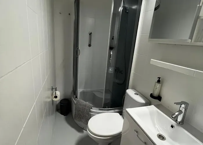 Terminal Airport アパートホテル ポズナン